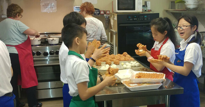 Collingwood students at Seniors' Moment image